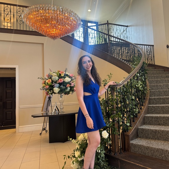 Meet your Posher, Julia - Picture 2 of 6